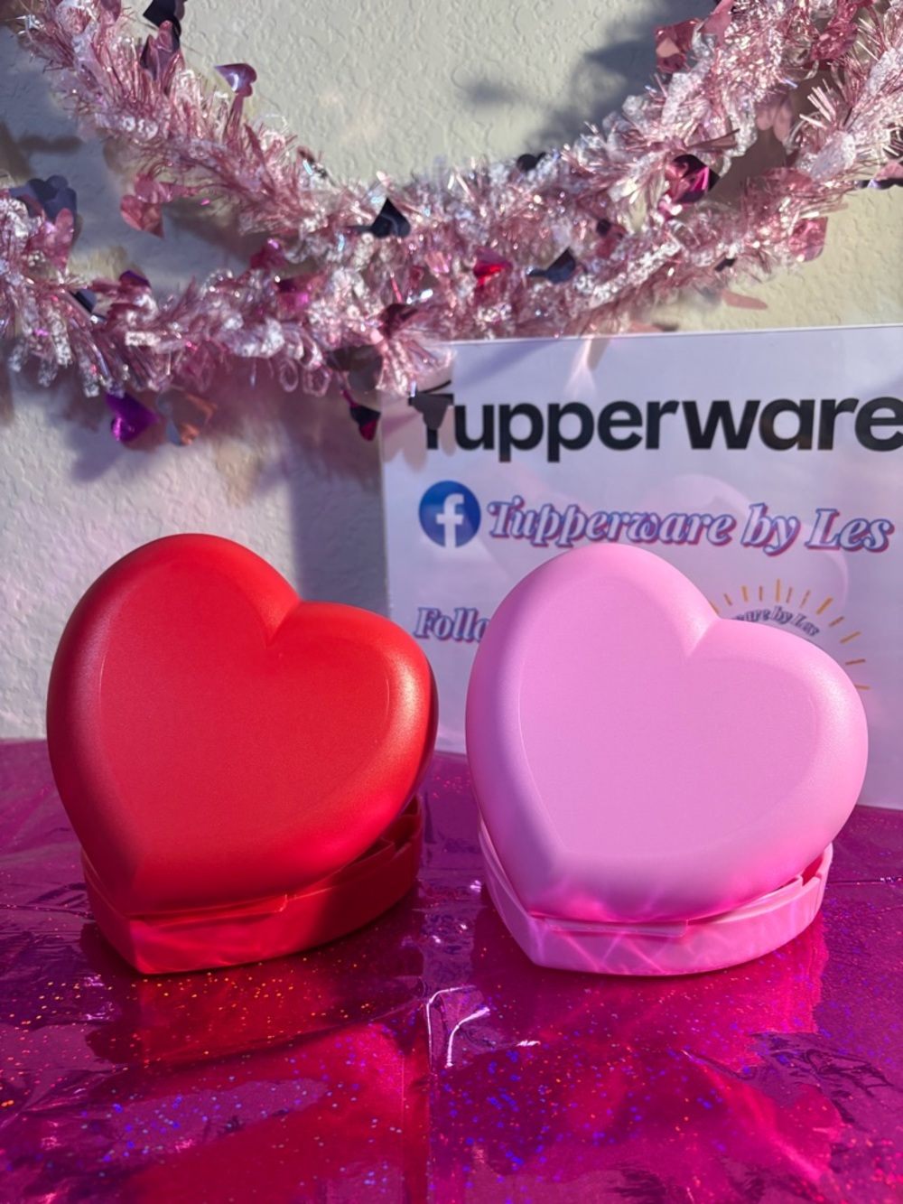 Tupperware heart-shaped containers - Picture 3 of 4